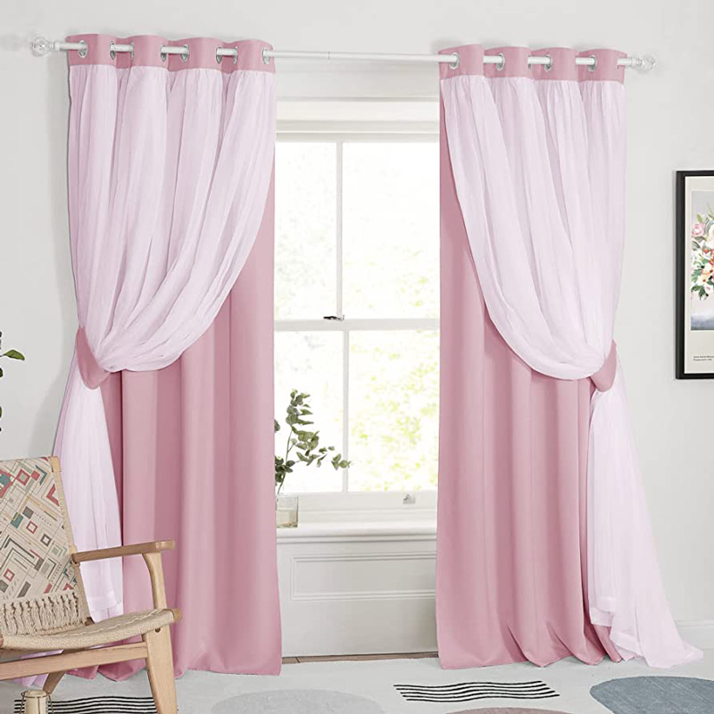 Mẫu rèm cửa sổ phòng ngủ màu hồng 